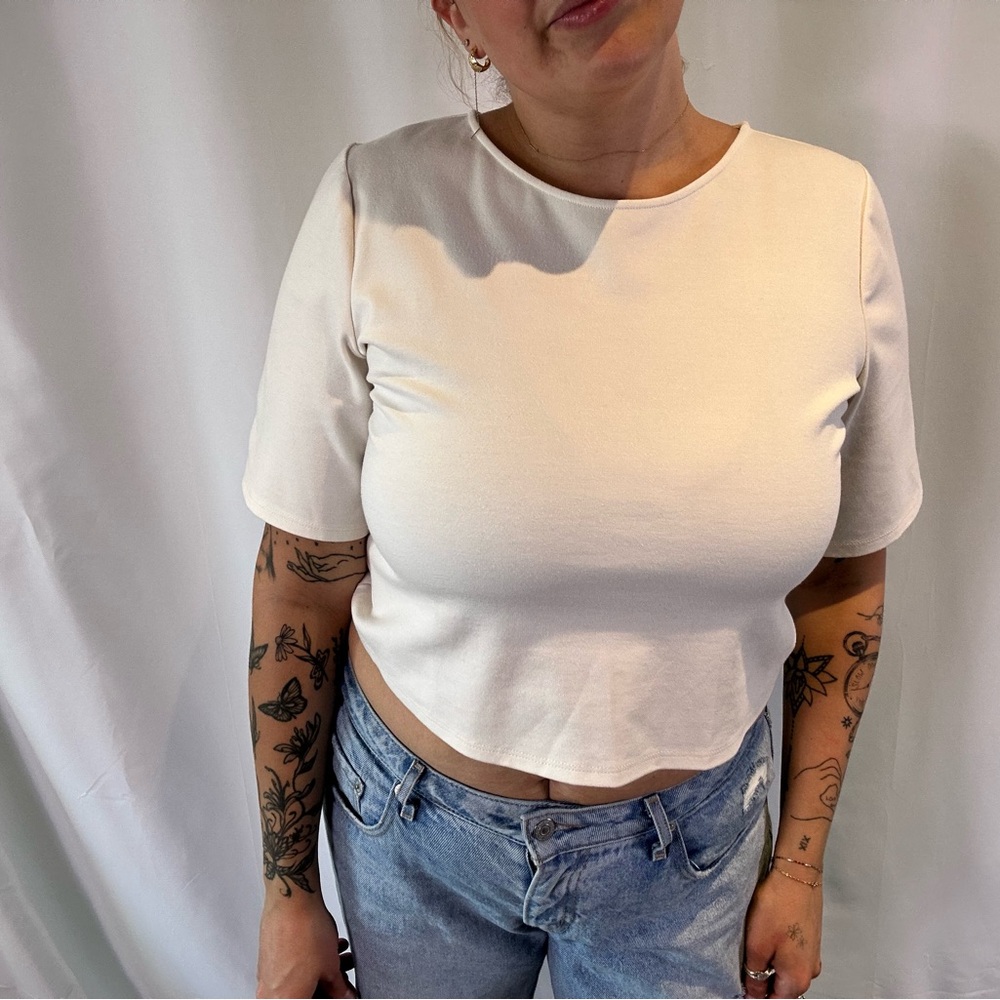 Short sleeve crop top